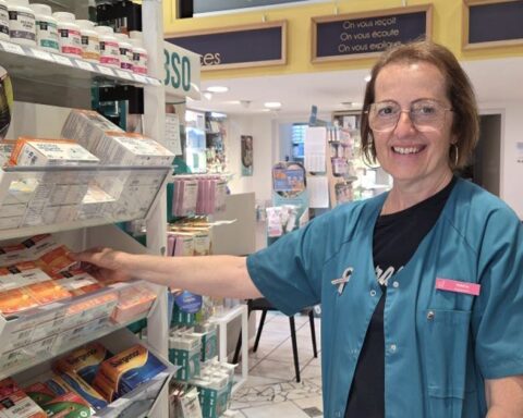 Valérie Balduini prend sa retraite après 44 ans à la pharmacie St Pierre de Lyon 9e