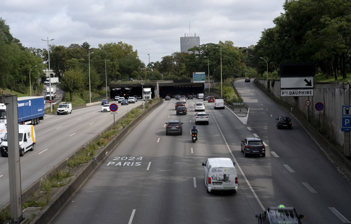 Vers une refonte des institutions de l'agglomération parisienne : le Haut-commissaire au Plan propose un Grand Paris unifié
