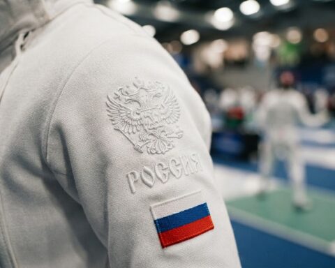Le CIO et la FIE autorisent le retour des athlètes russes sous drapeau national aux Mondiaux d'escrime 2026