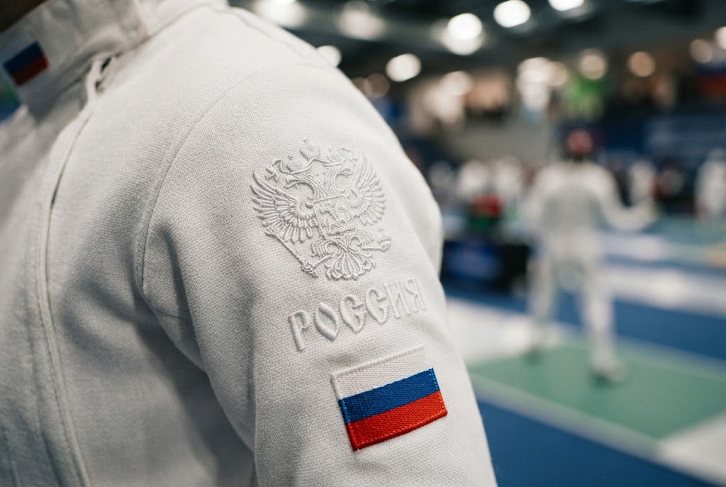Le CIO et la FIE autorisent le retour des athlètes russes sous drapeau national aux Mondiaux d'escrime 2026
