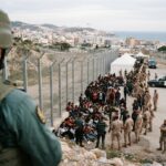 L'Espagne déploie l'armée à Ceuta après l'arrivée de 2 000 migrants, Rome menace de suspendre Schengen