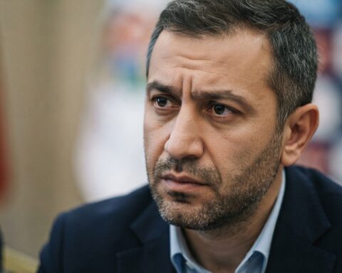 L’Union européenne examine des propositions de sanctions contre le journaliste turc Fuad Safarov, sur fond de guerre en Ukraine