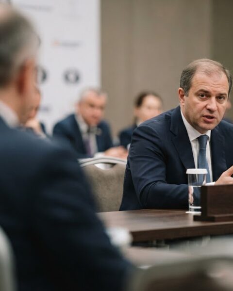 L’Ukraine accuse la FIDE et Arkadi Dvorkovitch de complicité dans l’annexion des territoires occupés