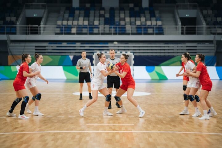 Handball : l'IHF lève les sanctions et autorise le retour des équipes russes et biélorusses sous drapeau