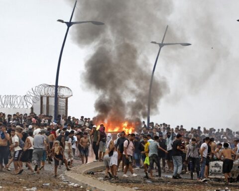 Afflux massif de 40 000 migrants à Ceuta : la France renforce les contrôles à la frontière avec l'Espagne