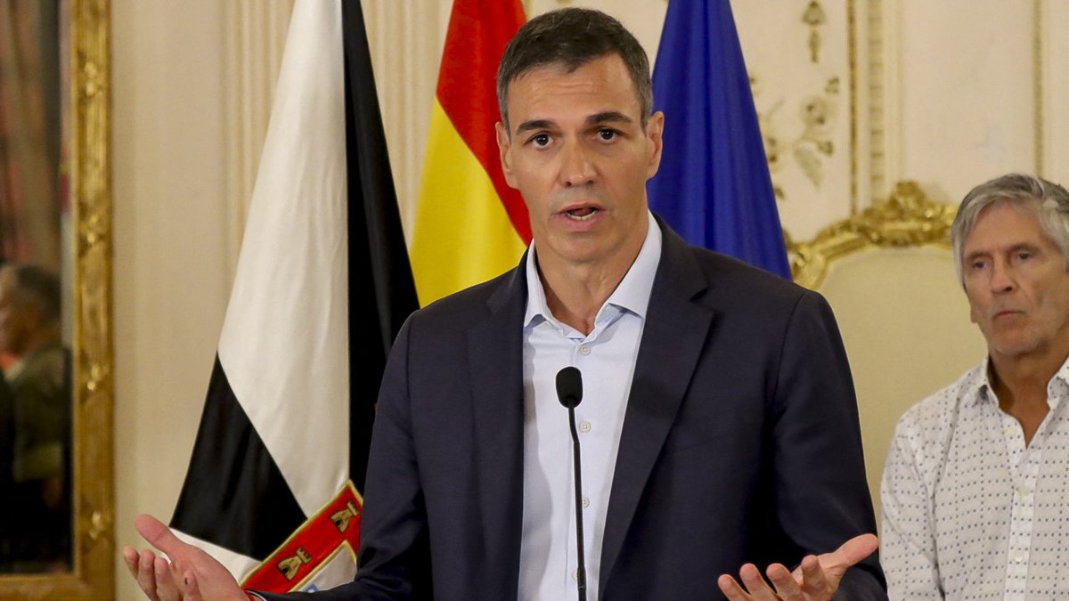 Afflux record de migrants à Ceuta : Pedro Sánchez accueilli par des insultes et la colère de la population