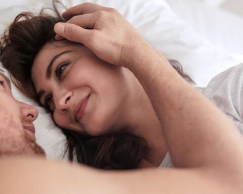 After care : l'importance de prendre soin de soi-même et de son partenaire après l'intimité