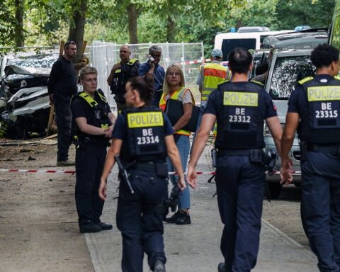 Attaque à la voiture-bélier lors de la marche des fiertés à Berlin : le suspect abattu par la police