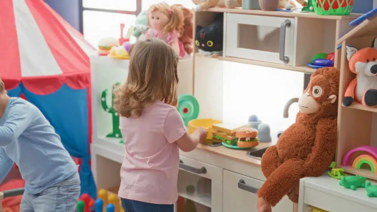 Bercy cible un important site de garde d'enfants : « Des milliers de parents touchés », les inspecteurs appellent à une vigilance accrue.