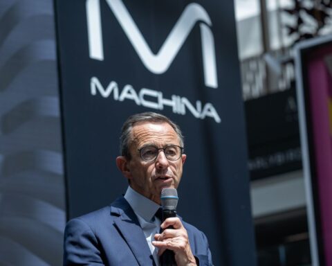 Bruno Retailleau propose l'intelligence artificielle pour moderniser l'État français lors du Machina Summit