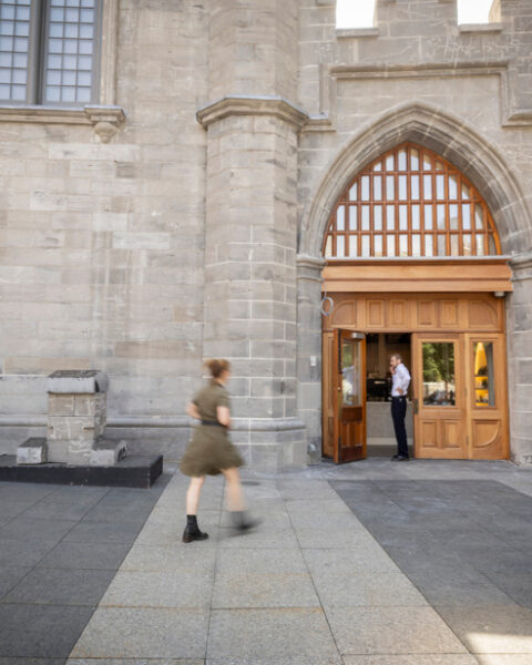 Café Saint-Henri ouvre une succursale à la basilique Notre-Dame de Montréal