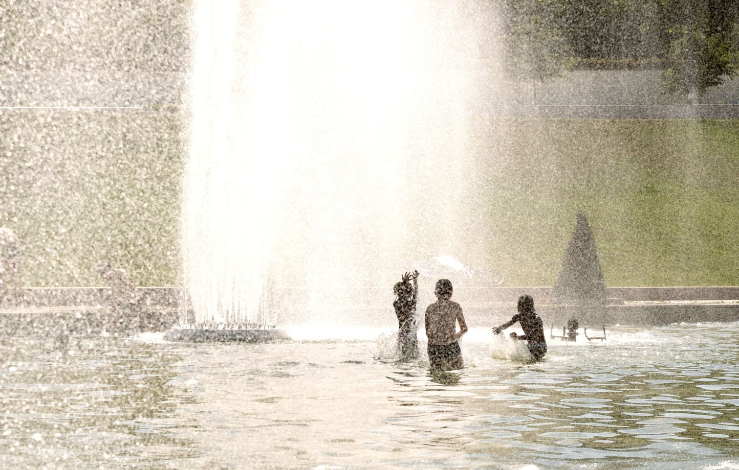 Canicule : 37 départements sous vigilance rouge dimanche, dont 13 nouveaux ajoutés