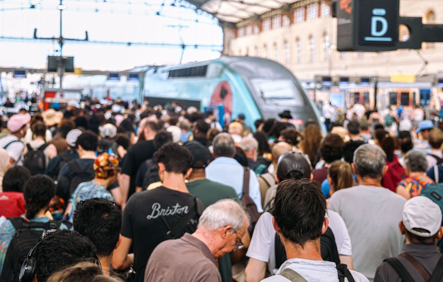 Canicule : la SNCF adapte son trafic pour le 14-Juillet alors que 24 départements sont en vigilance rouge