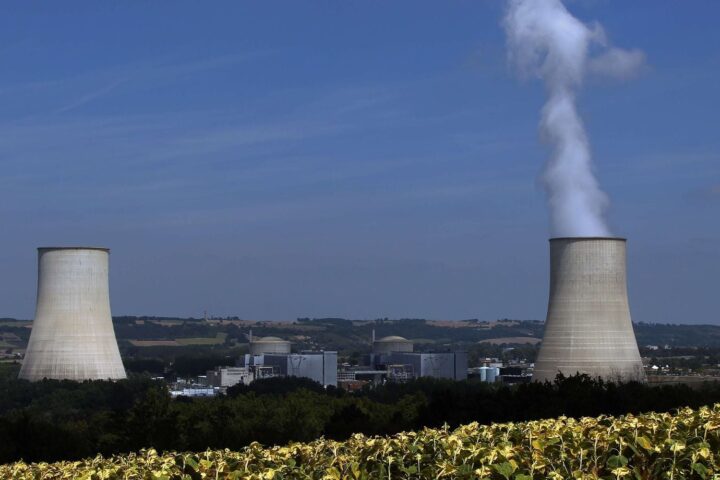 Canicule : trois réacteurs nucléaires à l'arrêt en France en raison de la chaleur
