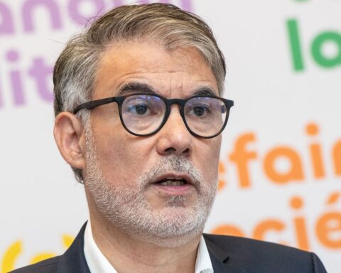 Canicules : le PS refuse la motion de censure des Écologistes malgré l’appel d’Olivier Faure