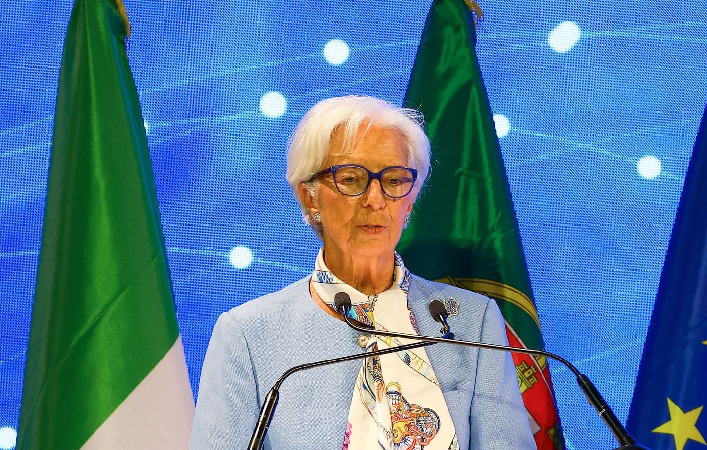Christine Lagarde ne ferme pas la porte à un départ anticipé de la BCE pour se joindre au débat présidentiel français