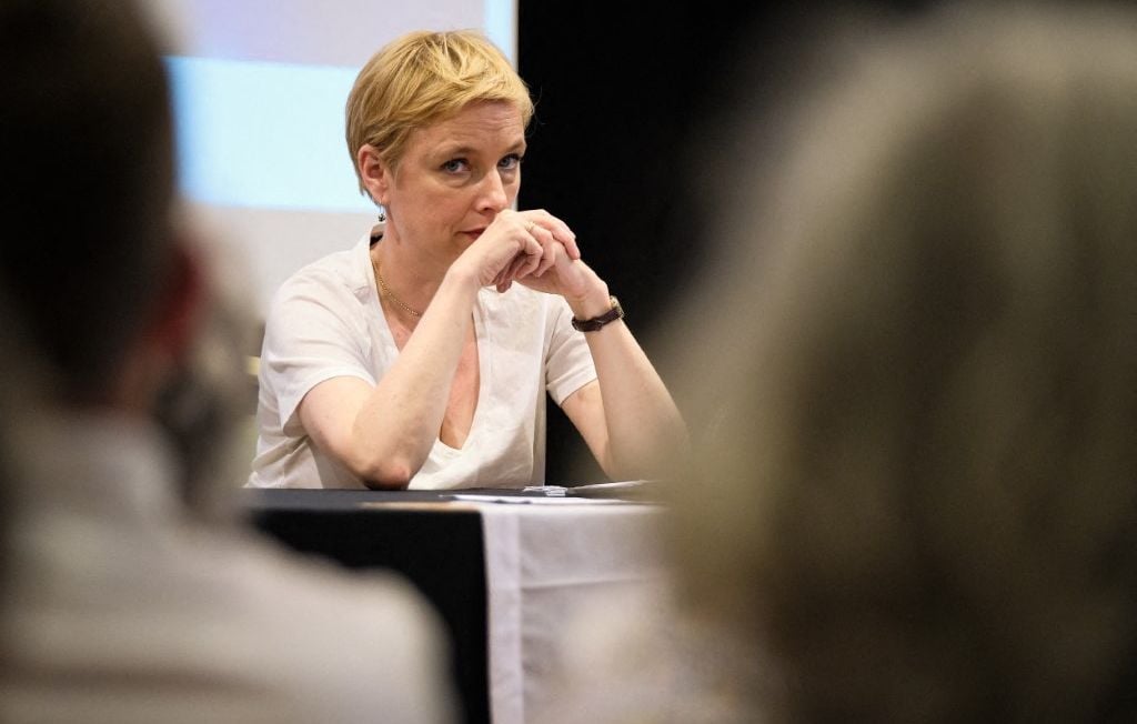 Clémentine Autain renonce à sa candidature à la présidentielle de 2027 face à la division à gauche