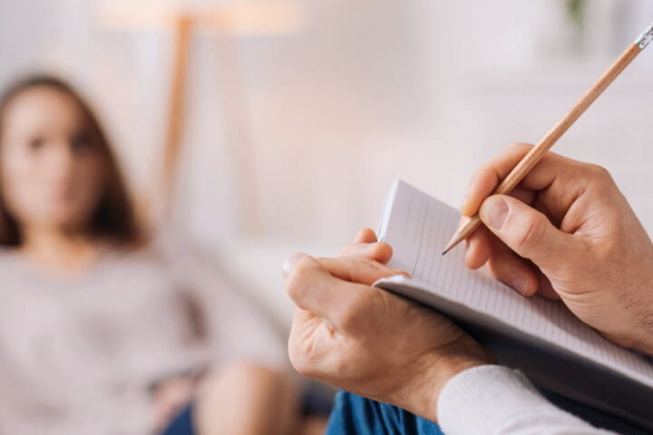 Comment préserver sa thérapie en l'absence de son psy pendant les vacances ?