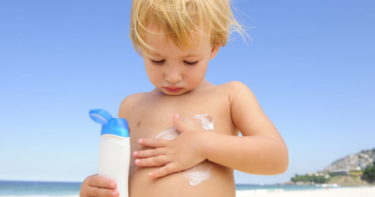Crème solaire : les risques d'une application quotidienne sur la peau des bébés