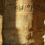 Découverte de 24 langues en or dans un cimetière antique près d'Alexandrie en Égypte