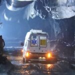 Des gaz toxiques empêchent les équipes de secours de sauver 13 travailleurs piégés par une explosion de tunnel en Inde