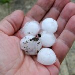 Des grêlons gros comme des balles de tennis causent des dégâts significatifs en Ardèche