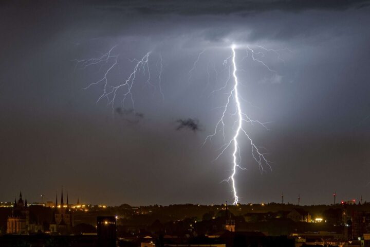 Des orages violents attendus en France ce week-end selon Météo-France