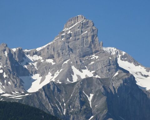 Deux alpinistes roumains retrouvés morts dans une crevasse du massif du Grand Paradis