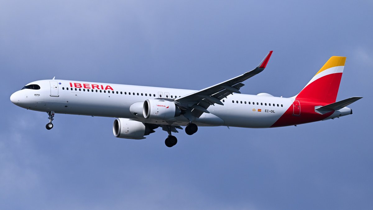 Deux avions de ligne espagnols évitent une collision au-dessus de l'Atlantique, enquête en cours