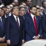 Donald Trump propose des Tic Tac à JD Vance lors des funérailles de Lindsey Graham