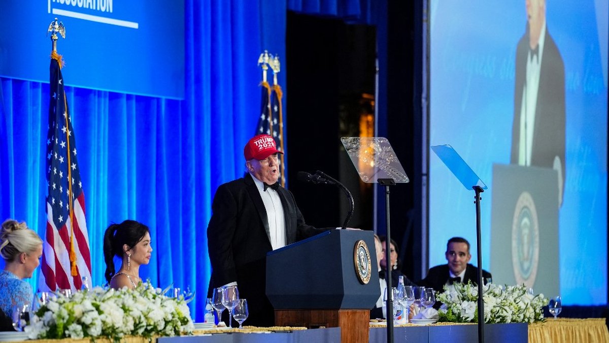 Donald Trump s'en prend aux journalistes lors du gala de la presse à Washington trois mois après une tentative d'assassinat