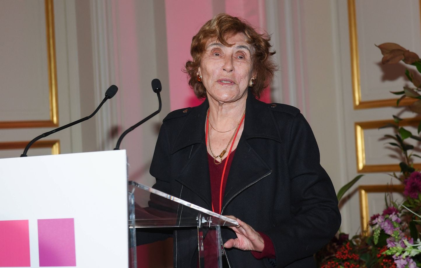 Edith Cresson conservera sa voiture de fonction et son chauffeur jusqu'au 1er août