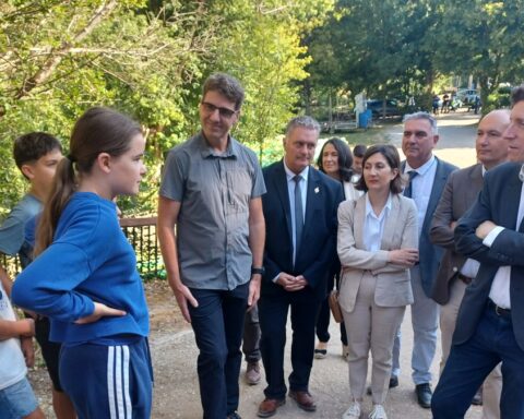 Édouard Geffray évoque l'éducation et la lutte contre la dépendance aux écrans à Najac
