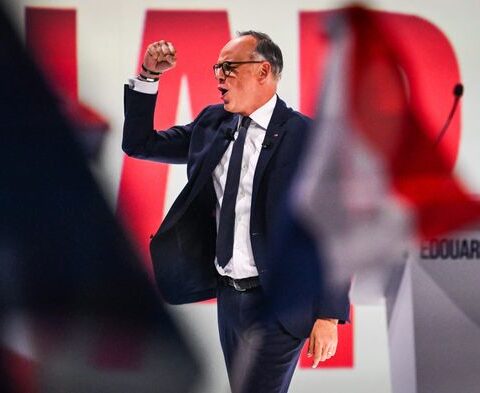 Edouard Philippe à la recherche de soutien à Paris pour la présidentielle de 2027