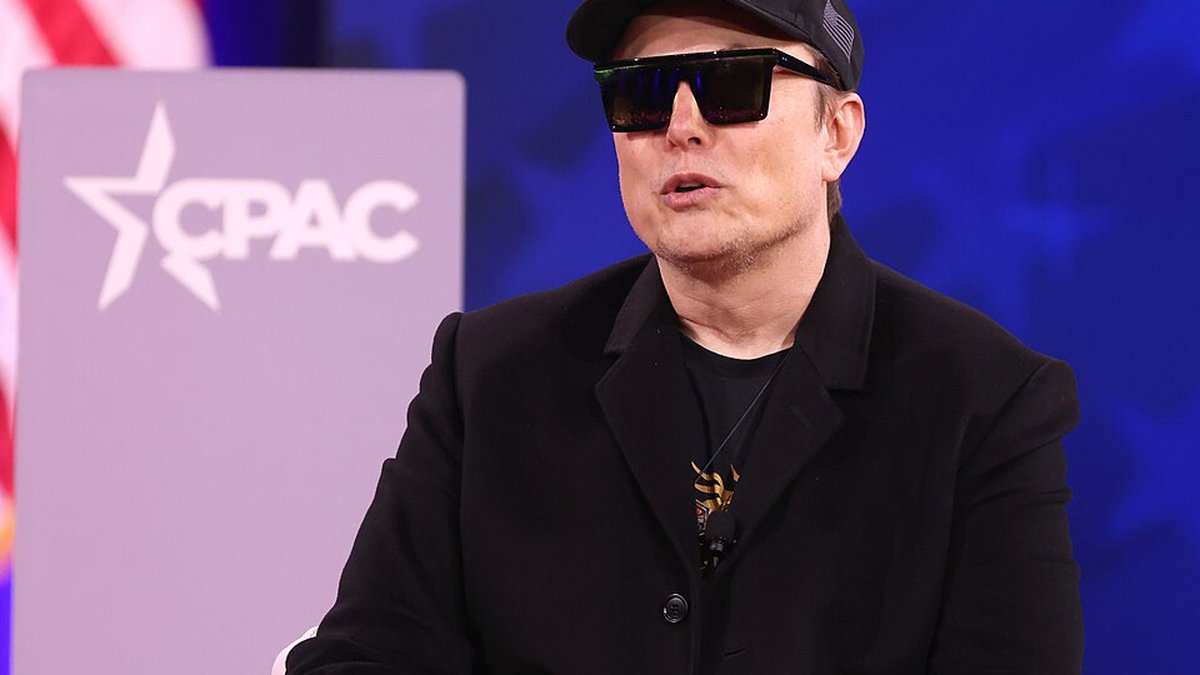 Elon Musk montre un intérêt croissant pour Alizée, partageant ses vidéos sur X
