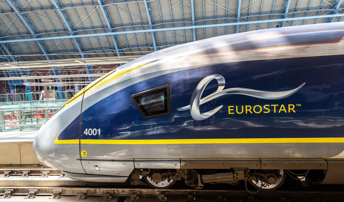 Eurostar demande à ses nouveaux TGV de résister à des températures de 55°C : les ingénieurs soulignent que le seuil précédent est désormais insuffisant face aux vagues de chaleur anticipées.