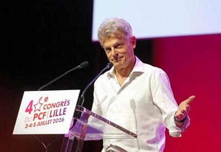 Fabien Roussel réélu à la tête du PCF, accentue ses ambitions présidentielles pour 2027