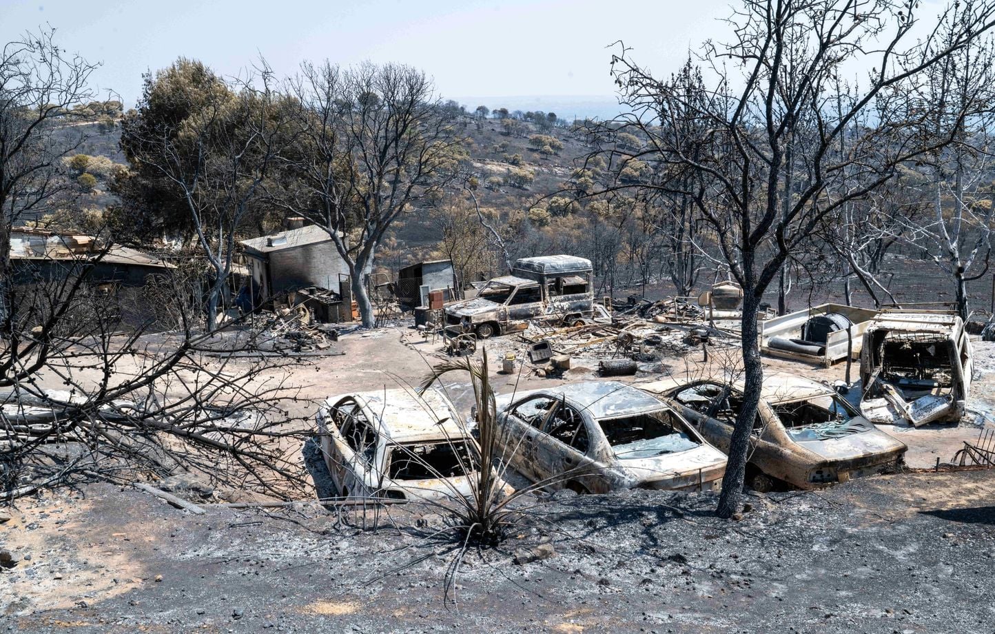Feu près de Madrid : l'urgence nationale levée, mais le risque d'incendie demeure élevé