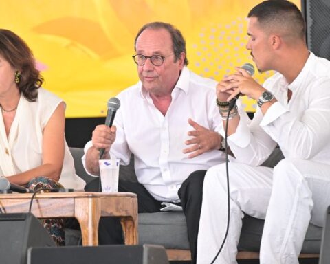 François Hollande à Marciac : l'ancien président hésite encore sur sa candidature à 2027