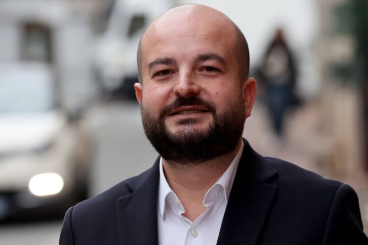Fréjus : retrait de la banderole sur les OQTF après intervention du préfet