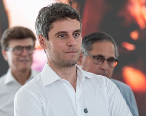 Gabriel Attal veut réduire de 100.000 postes d'agents publics avec des départs volontaires