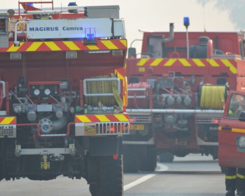 Incendie dans les Pyrénées-Orientales : 4.900 hectares brûlés, des moyens aériens supplémentaires déployés mardi