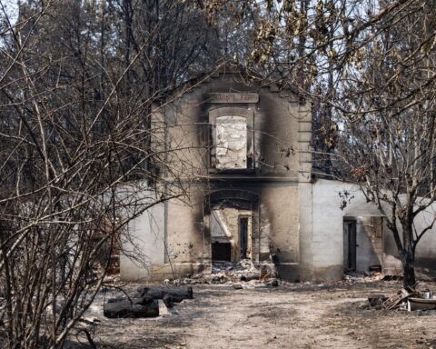 Incendie en Gironde : la destruction de maisons ravive des traumatismes et des souvenirs personnels