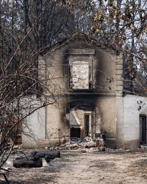 Incendie en Gironde : la destruction de maisons ravive des traumatismes et des souvenirs personnels