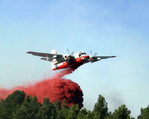 Incendies en France : le rôle du retardant dans la lutte contre les flammes