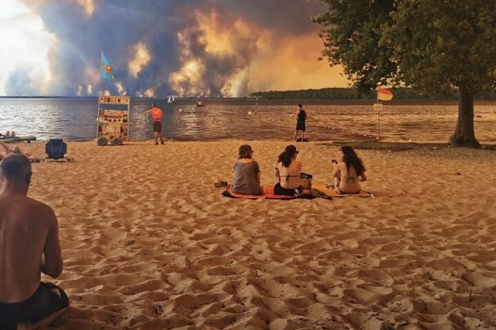 Incendies en Gironde : les autorités déconseillent les vacances dans le département en août