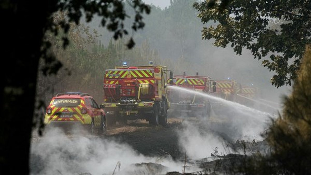 Incendies en Gironde : les soldats du 31e RG de Castelsarrasin luttent contre un méga-incendie ravageant 42 000 hectares