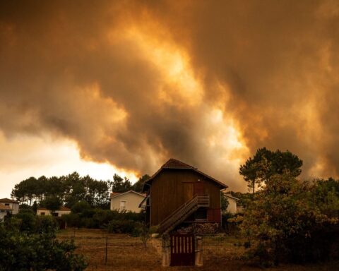 Incendies : Macron annonce l'activation du mécanisme de protection civile de l'UE pour la France
