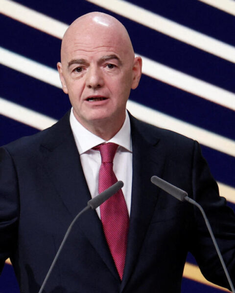 Infantino défend son projet d'investisseurs privés à la FIFA : "une opportunité, pas une obligation" malgré les critiques croissantes.