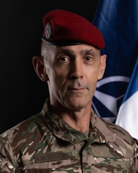 Jacques de Montgros nommé nouveau chef de l'armée de Terre en remplacement de Pierre Schill